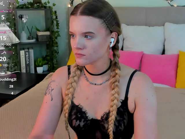 Emma-peach live cam on BongaCams