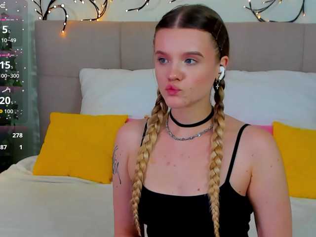Emma-peach live cam on BongaCams