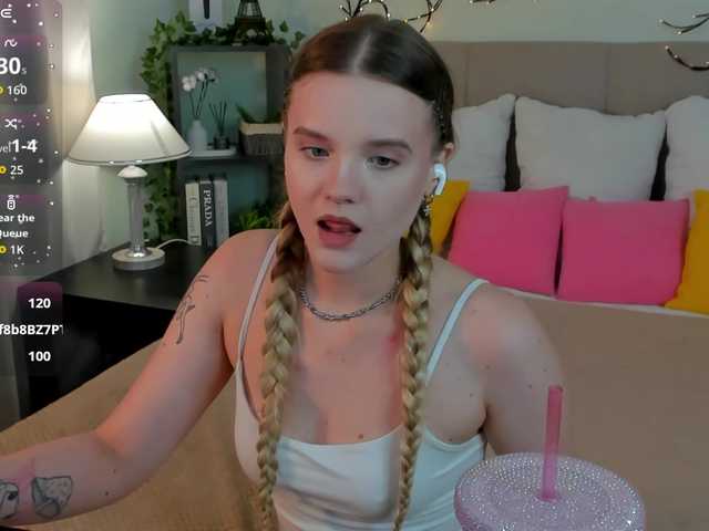 Emma-peach live cam on BongaCams