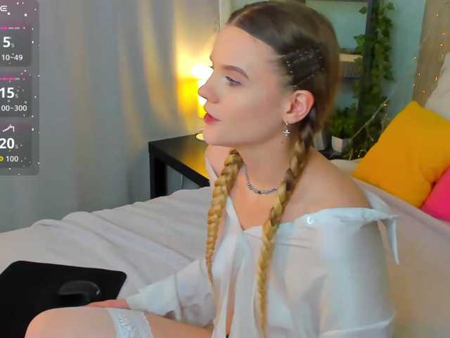 Emma-peach live cam on BongaCams