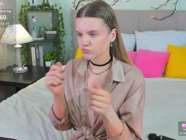 Emma-peach live cam on BongaCams