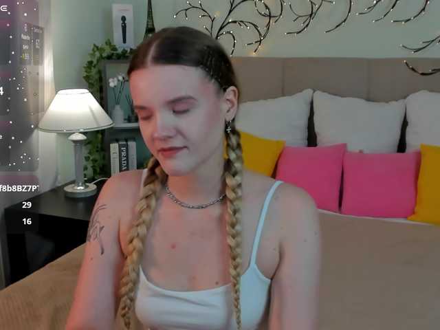 Emma-peach live cam on BongaCams
