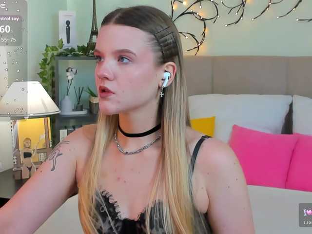 Emma-peach live cam on BongaCams
