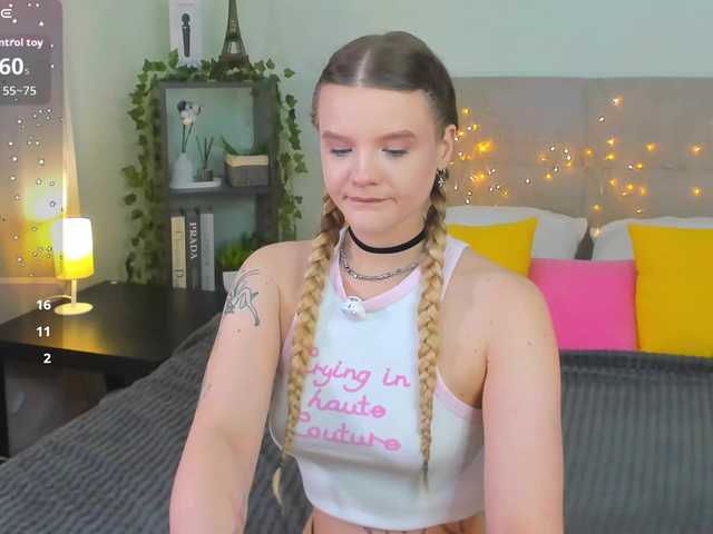 Emma-peach live cam on BongaCams