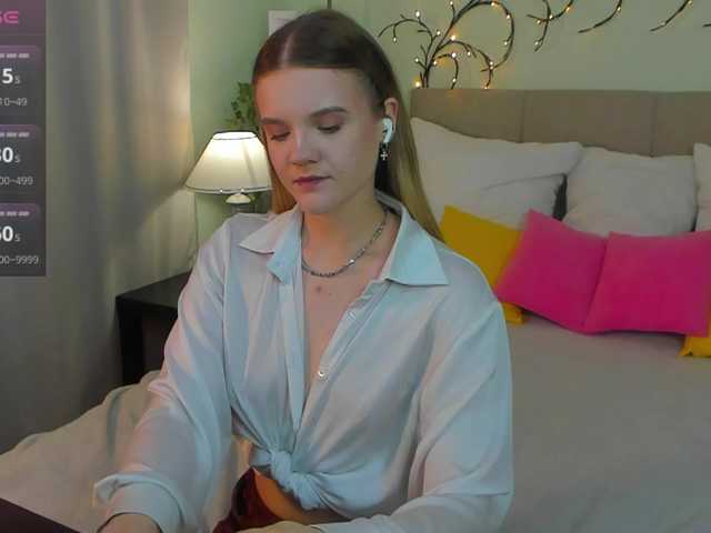 Emma-peach live cam on BongaCams