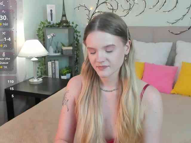 Emma-peach webcam