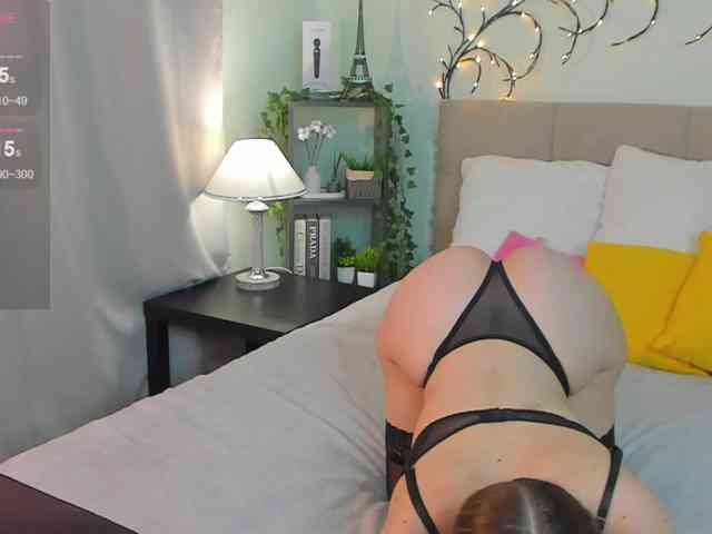 Emma-peach webcam