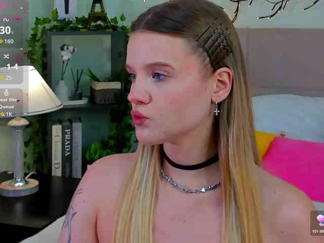 Emma-peach webcam