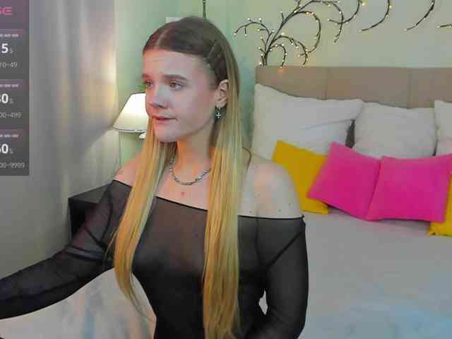 Emma-peach webcam