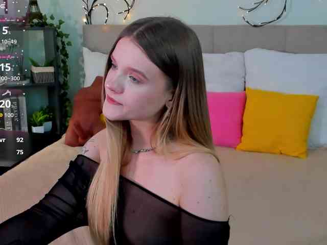 Emma-peach webcam