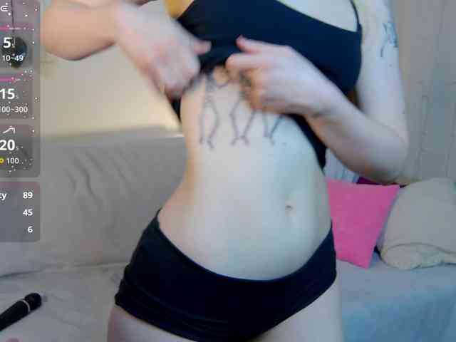 Emma-peach webcam