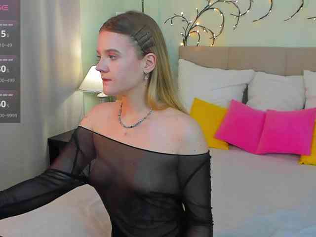 Emma-peach webcam