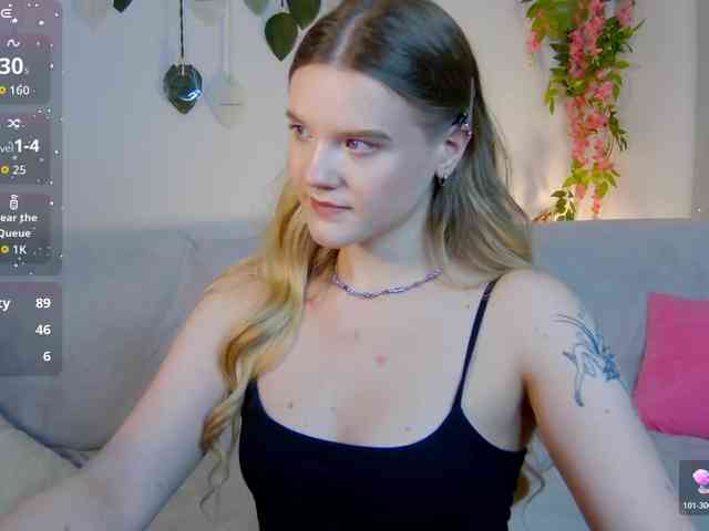 Emma-peach webcam