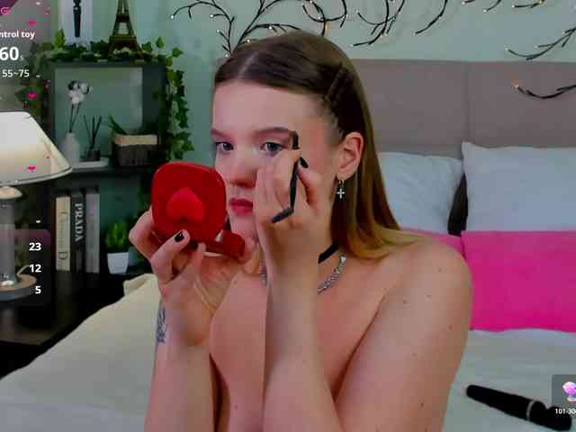 Emma-peach webcam