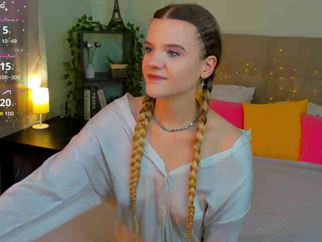 Emma-peach webcam