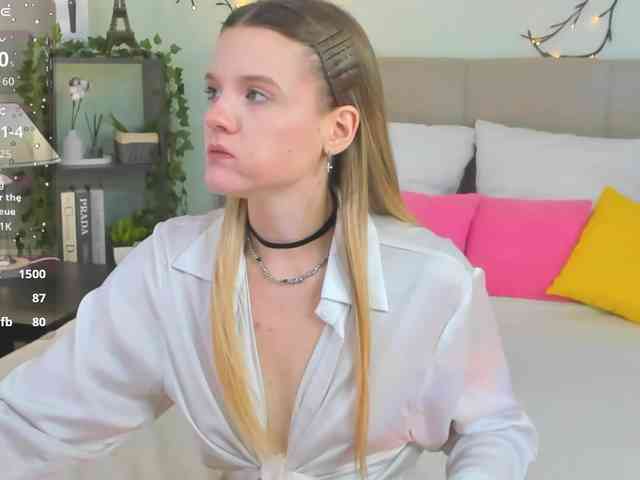 Emma-peach webcam