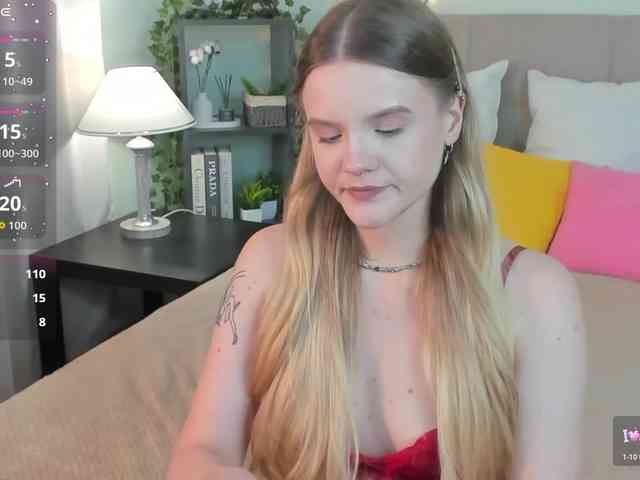 Emma-peach webcam