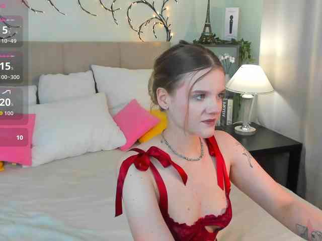 Emma-peach webcam