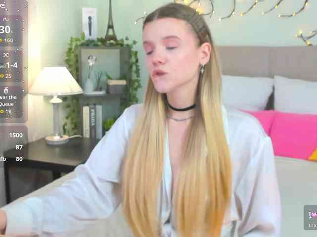 Emma-peach webcam