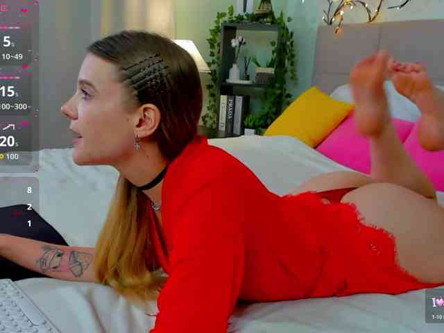 Emma-peach webcam