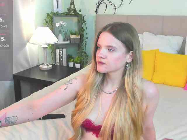 Emma-peach webcam