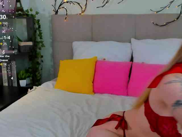 Emma-peach webcam