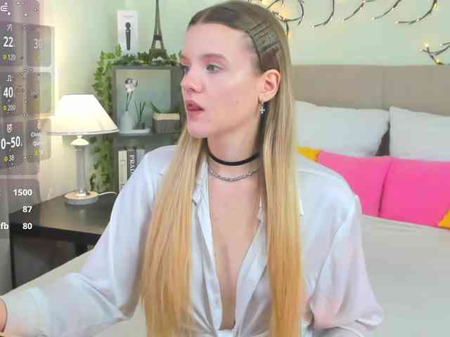 Emma-peach webcam