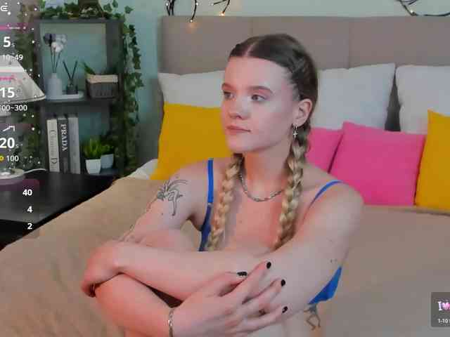 Emma-peach webcam