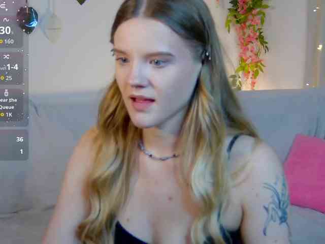 Emma-peach webcam