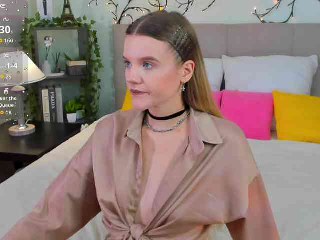 Emma-peach webcam
