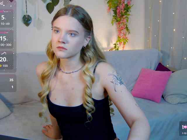 Emma-peach webcam