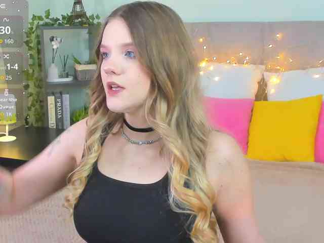 Emma-peach webcam