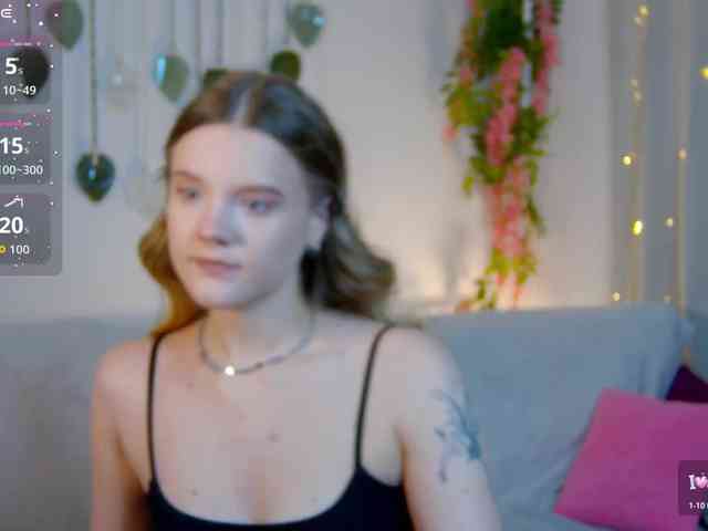 Emma-peach webcam