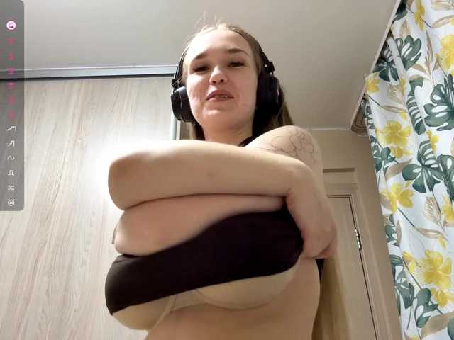 JeaneMckaskle's BongaCams show and profile