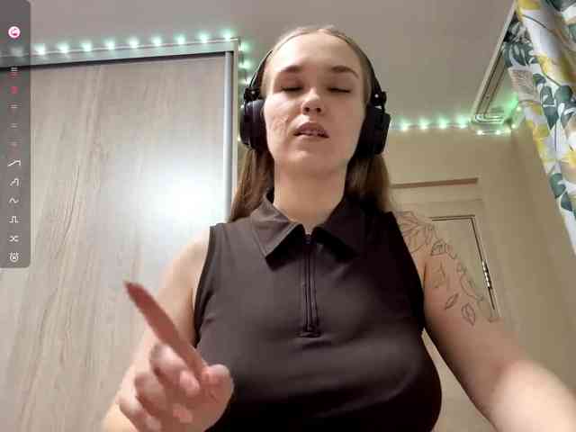 JeaneMckaskle webcam