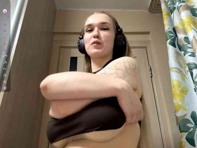 JeaneMckaskle webcam