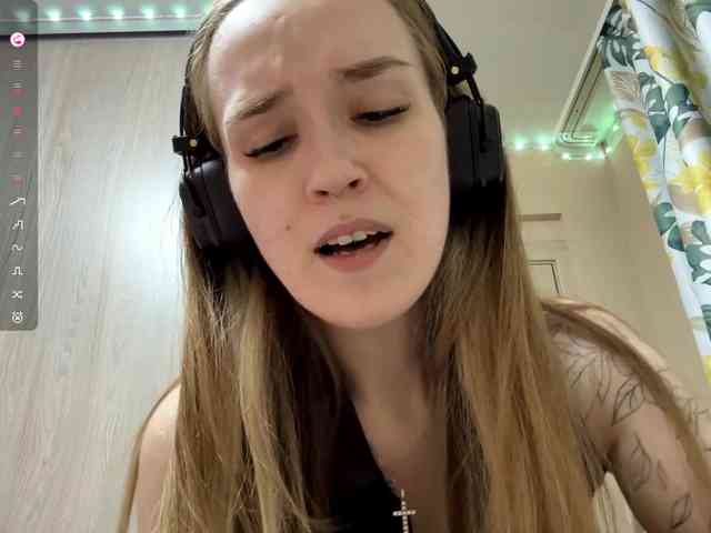 JeaneMckaskle webcam