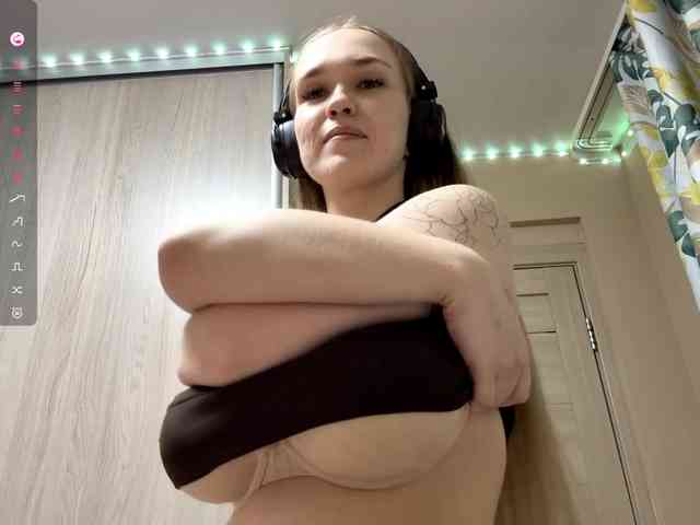 JeaneMckaskle webcam