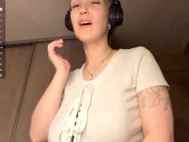 JeaneMckaskle webcam