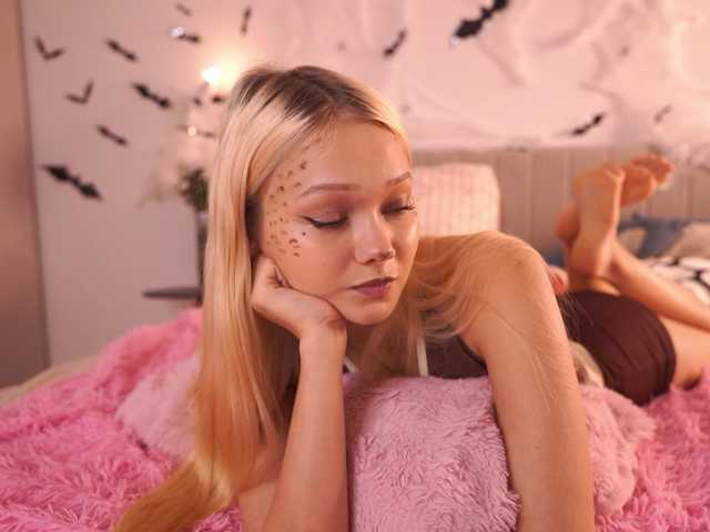 Dallassss live cam on BongaCams