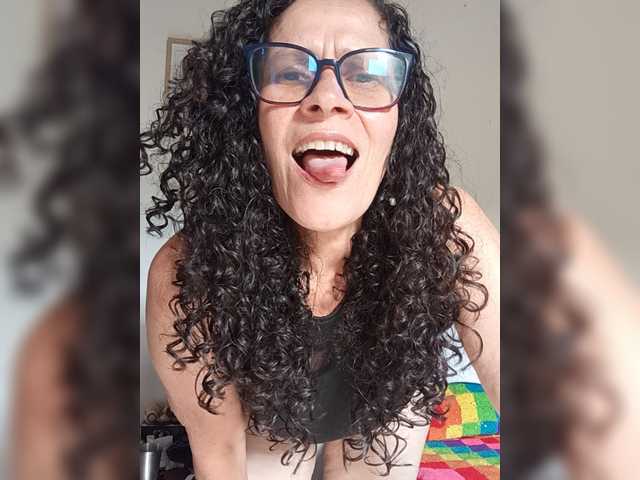 Linamilf70 live cam on BongaCams