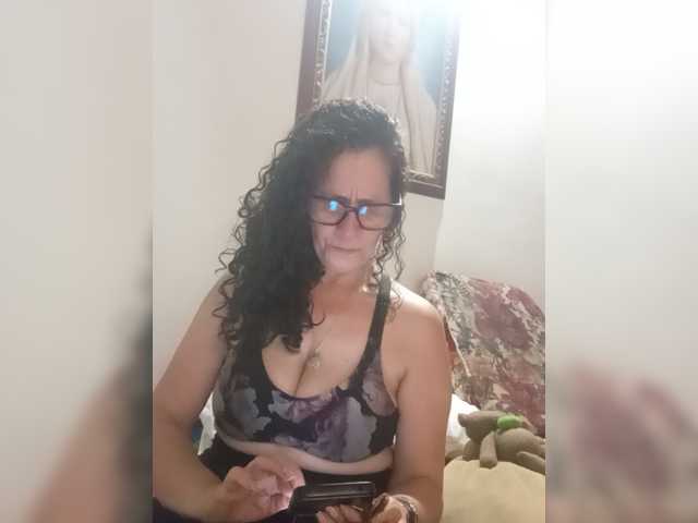 Linamilf70 live cam on BongaCams
