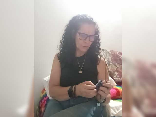 Linamilf70 live cam on BongaCams