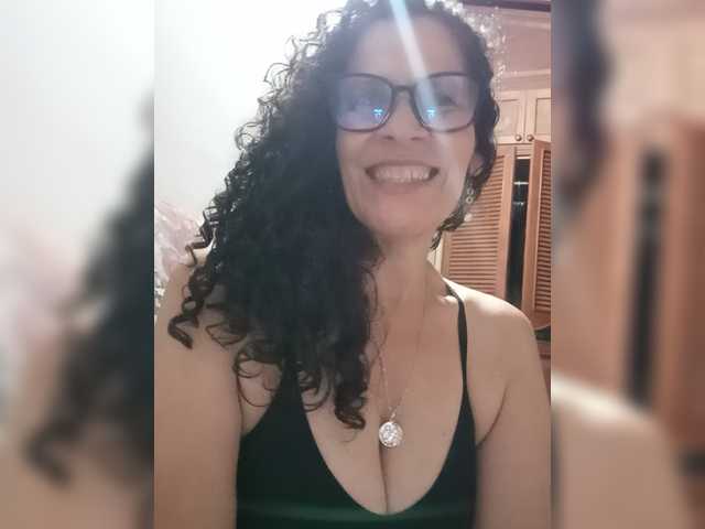 Linamilf70 live cam on BongaCams