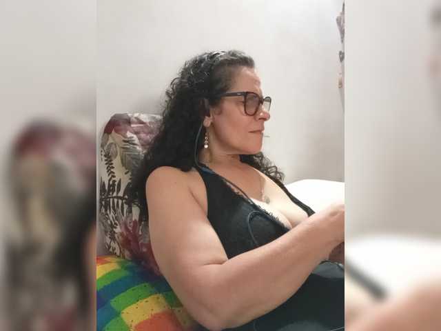 Linamilf70 live cam on BongaCams