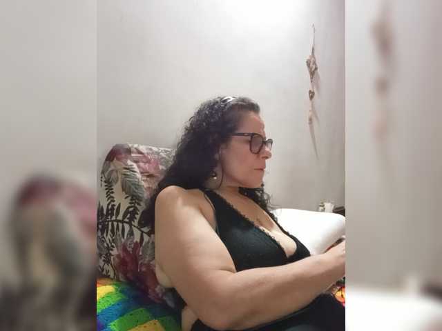 Linamilf70 live cam on BongaCams