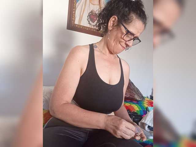 Linamilf70 live cam on BongaCams