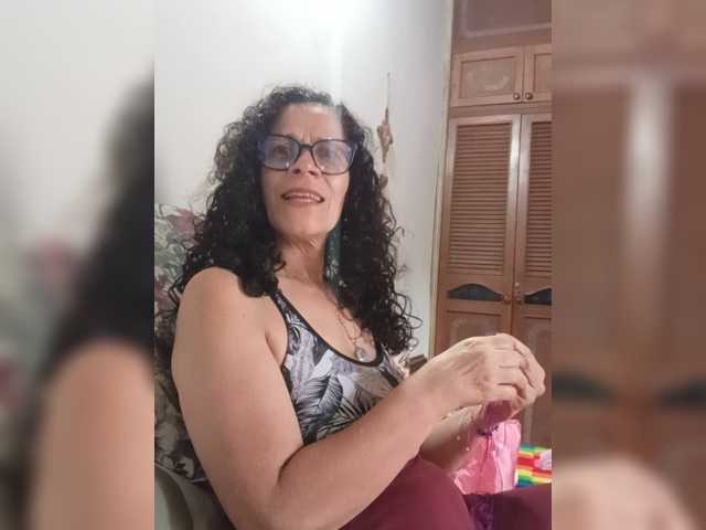 Linamilf70 live cam on BongaCams