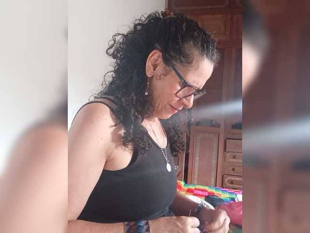 Linamilf70 live cam on BongaCams