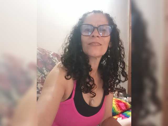 Linamilf70 live cam on BongaCams